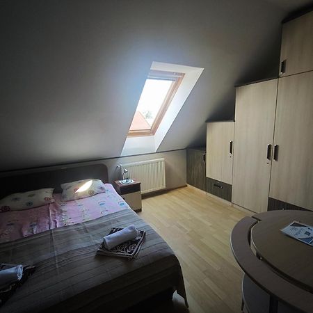 Illes Vendeghaz Hotel Keszthely Eksteriør billede