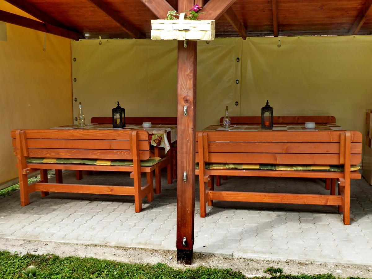 Illes Vendeghaz Hotel Keszthely Eksteriør billede