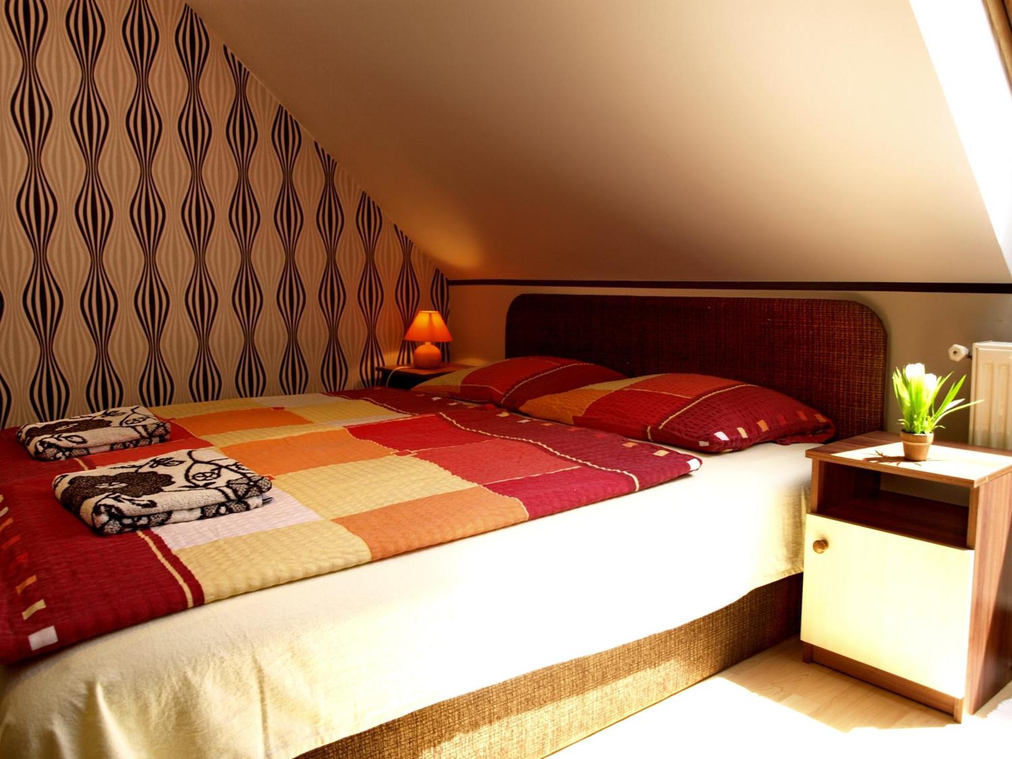 Illes Vendeghaz Hotel Keszthely Eksteriør billede