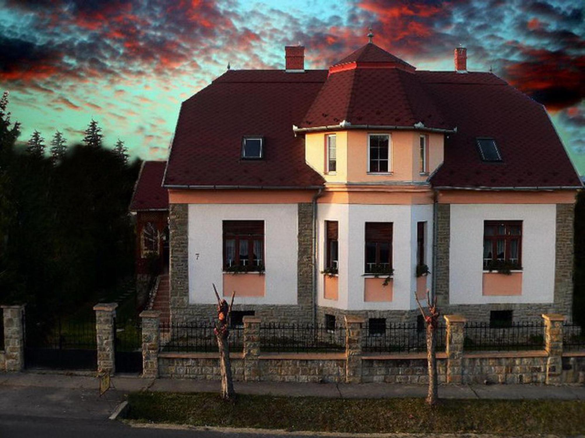 Illes Vendeghaz Hotel Keszthely Eksteriør billede