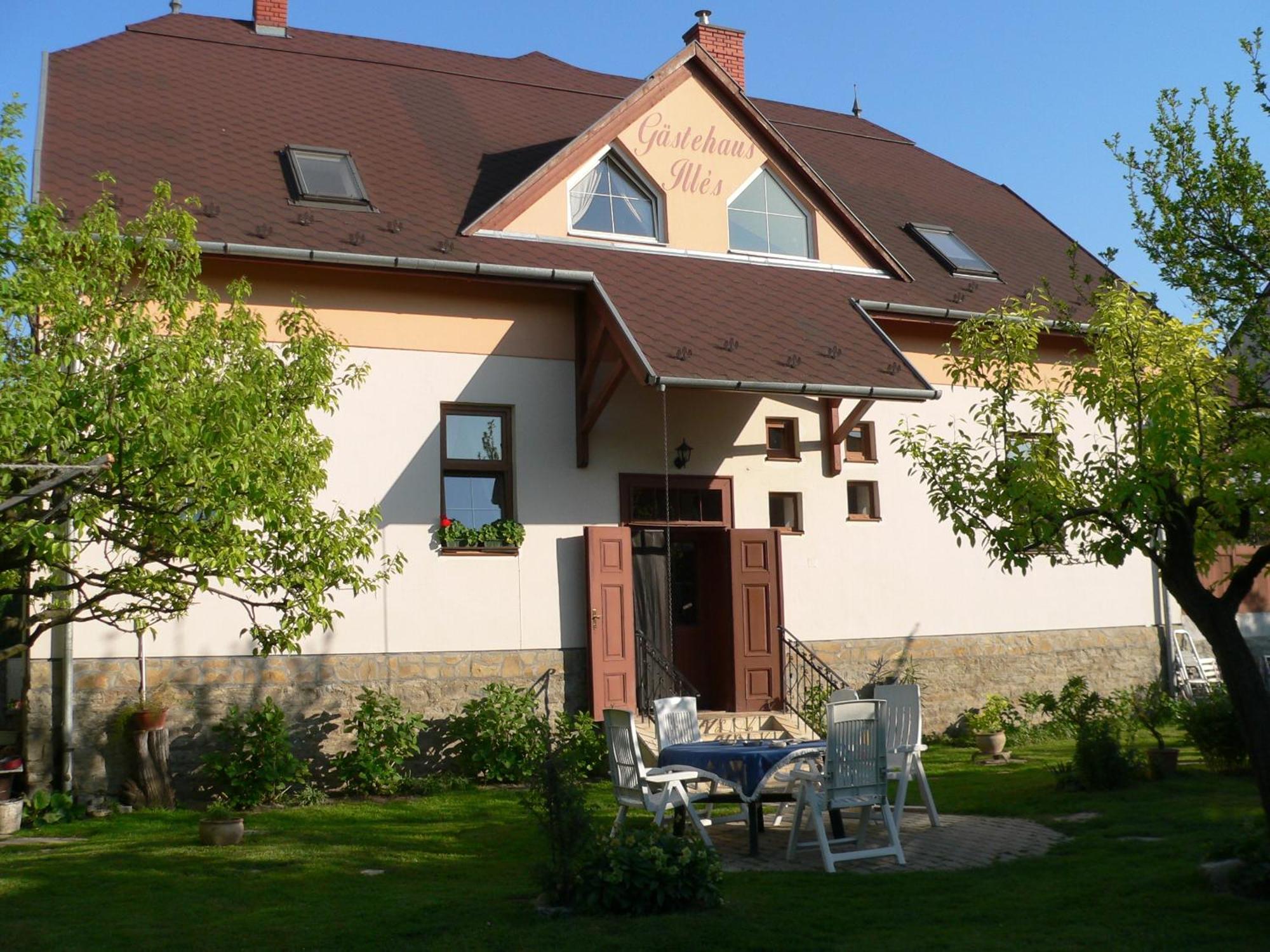 Illes Vendeghaz Hotel Keszthely Eksteriør billede