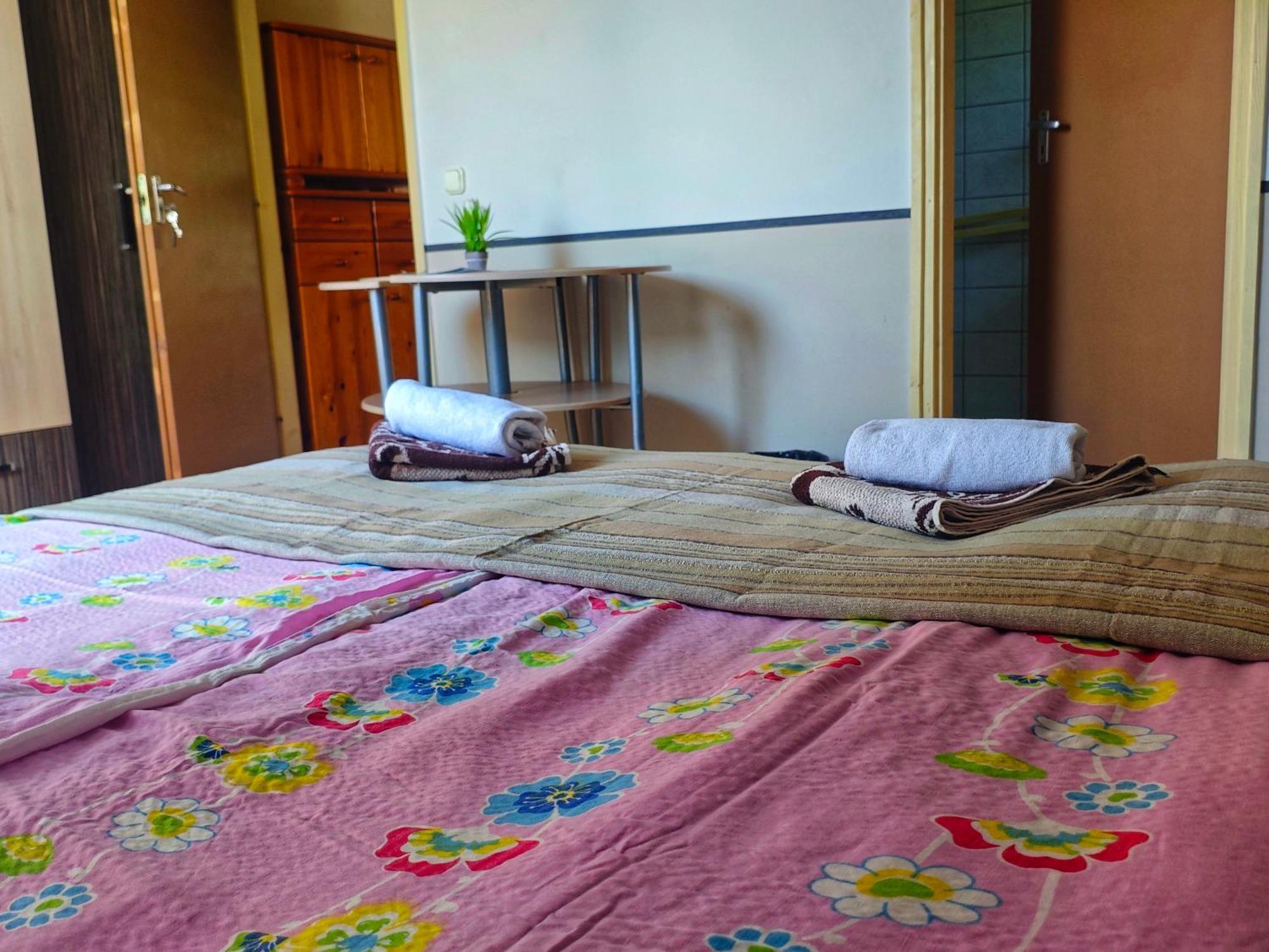 Illes Vendeghaz Hotel Keszthely Eksteriør billede