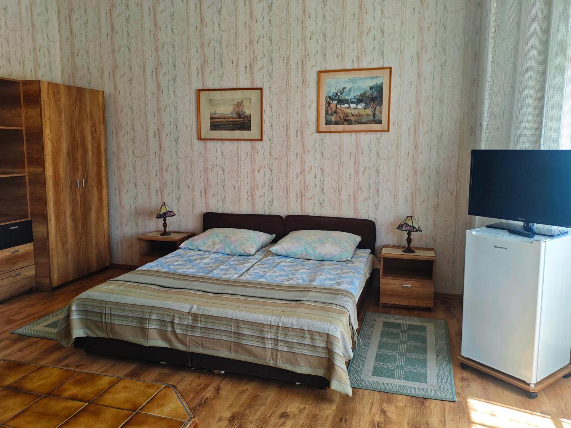 Illes Vendeghaz Hotel Keszthely Eksteriør billede