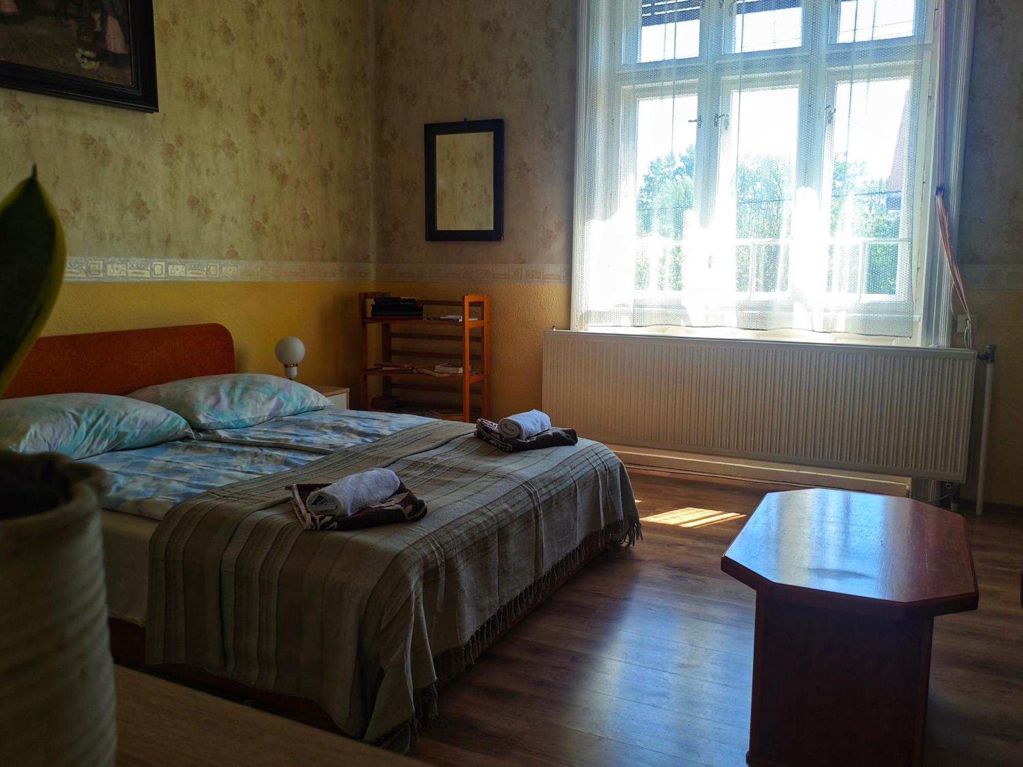 Illes Vendeghaz Hotel Keszthely Eksteriør billede