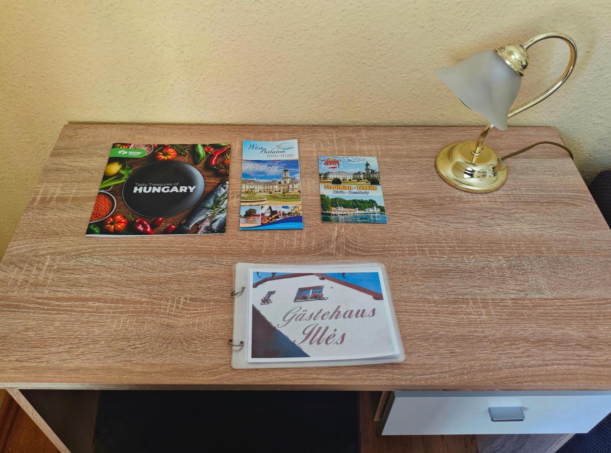 Illes Vendeghaz Hotel Keszthely Eksteriør billede