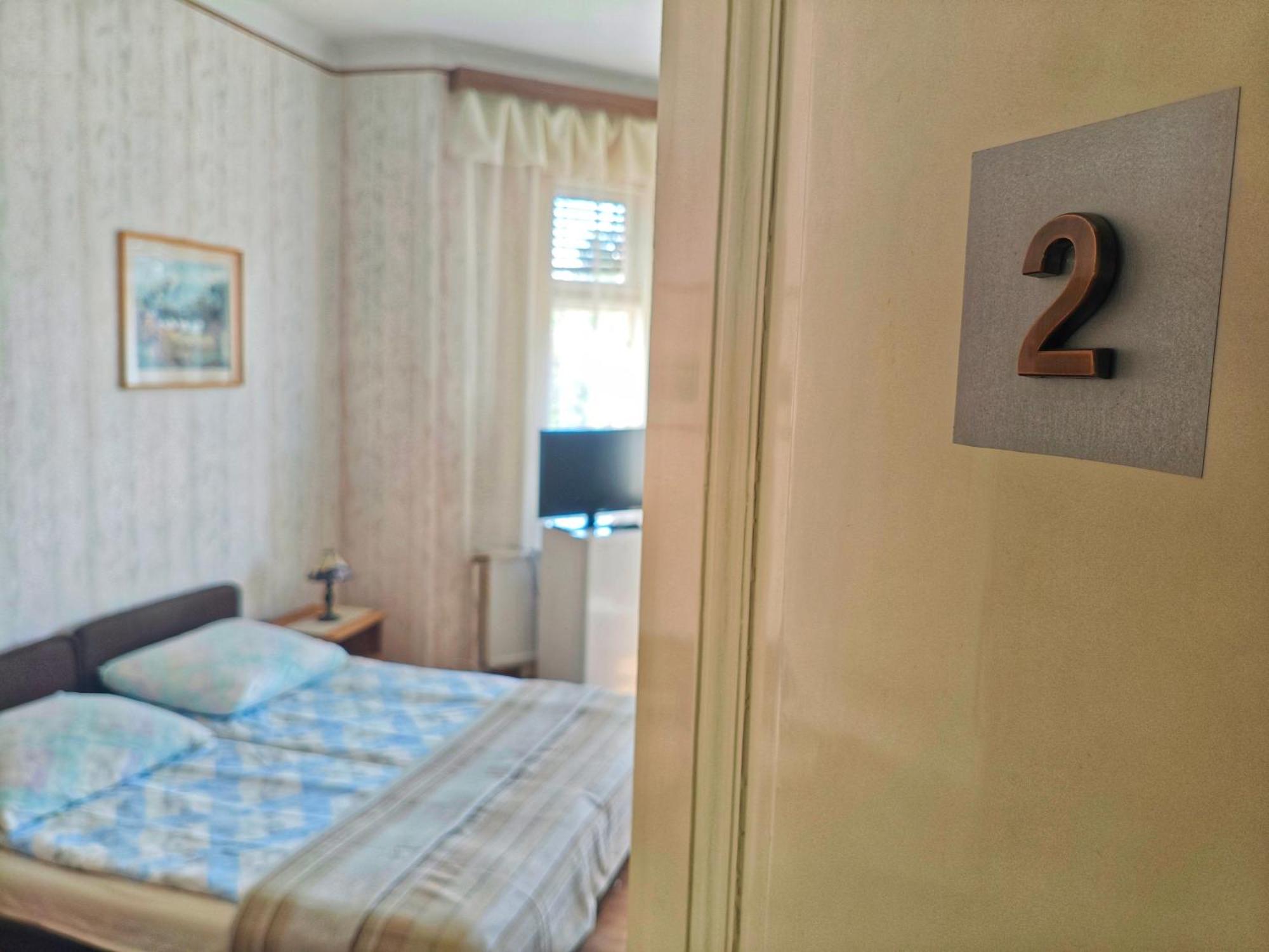 Illes Vendeghaz Hotel Keszthely Eksteriør billede