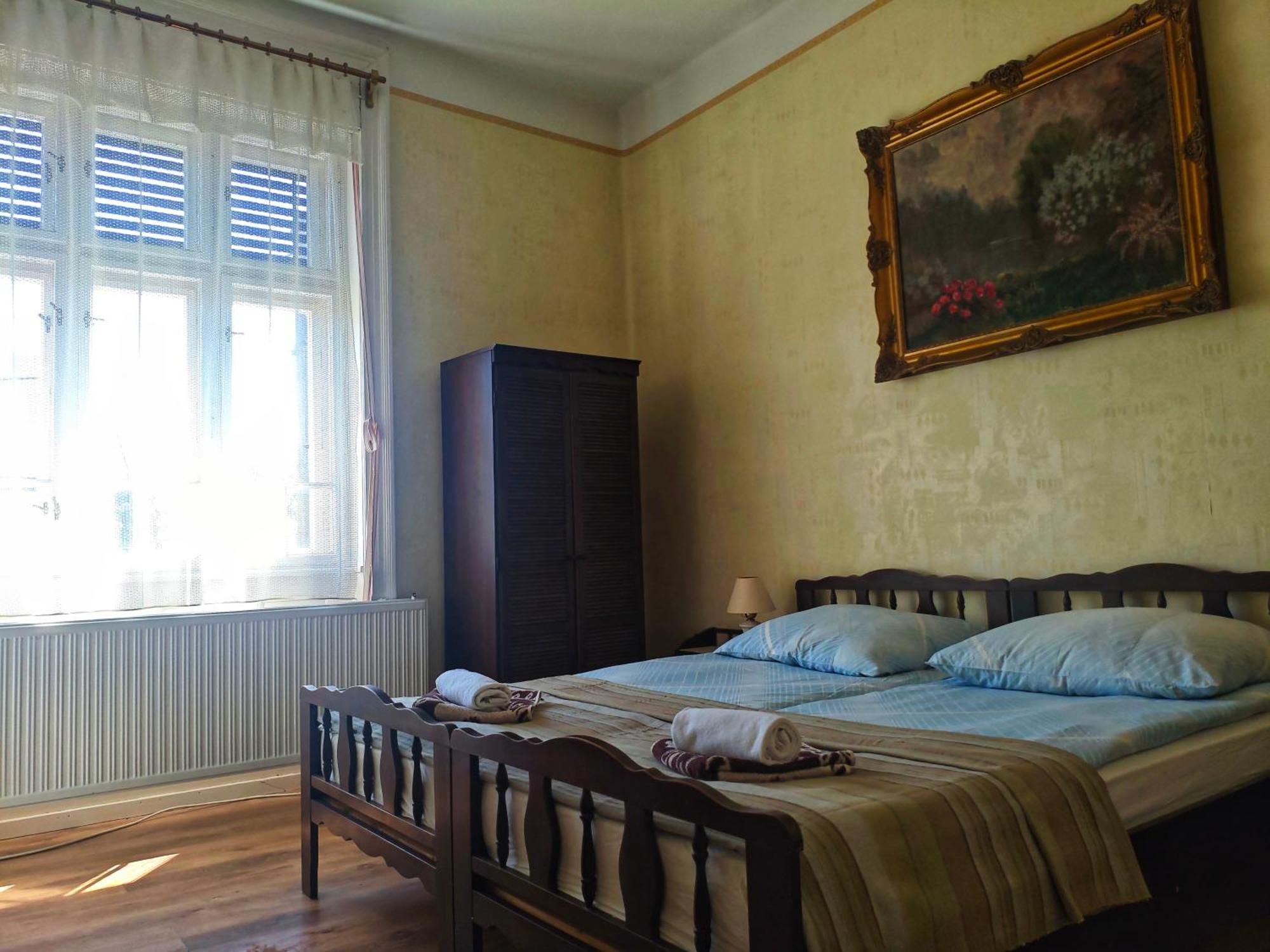 Illes Vendeghaz Hotel Keszthely Eksteriør billede