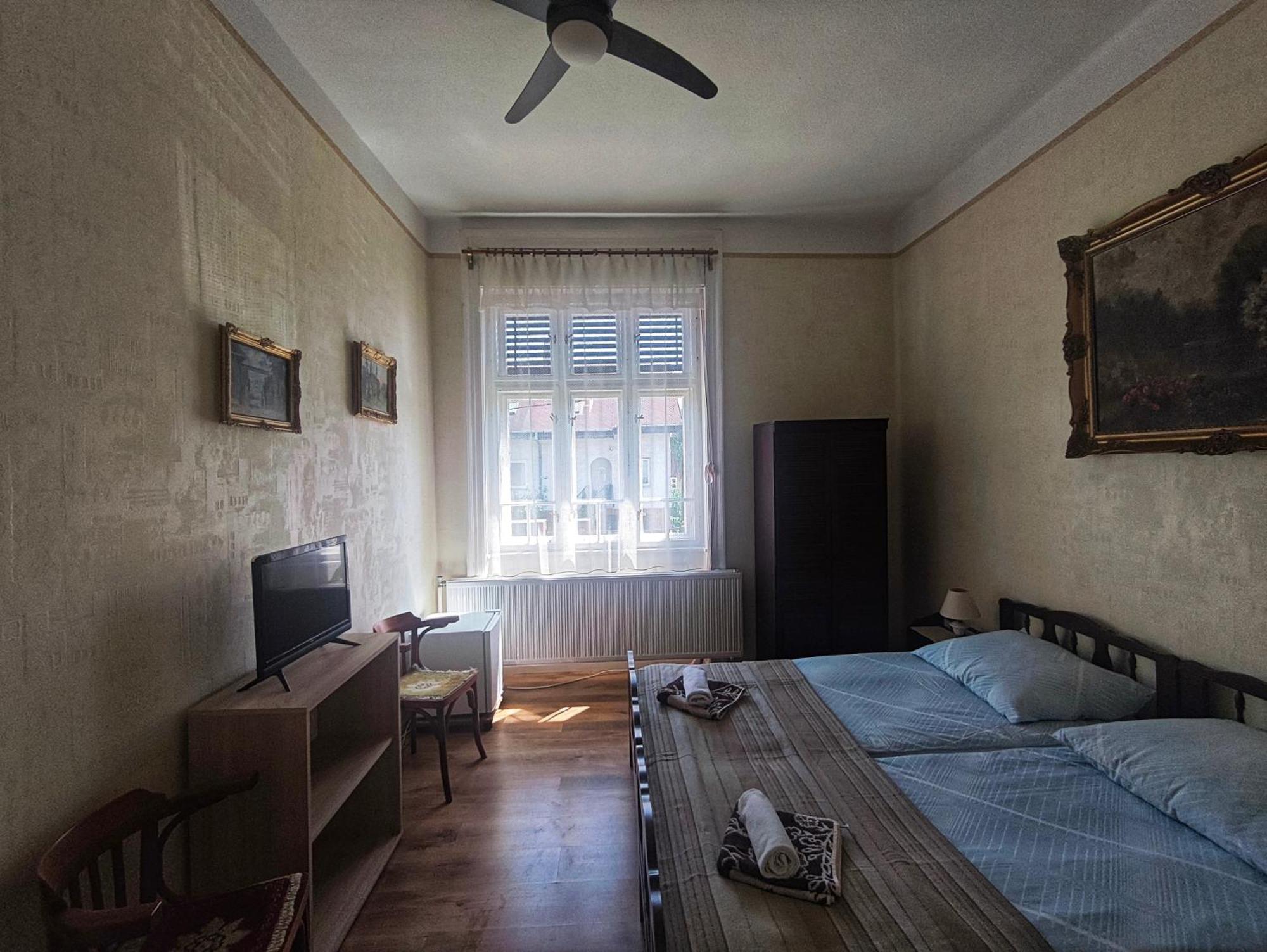 Illes Vendeghaz Hotel Keszthely Eksteriør billede