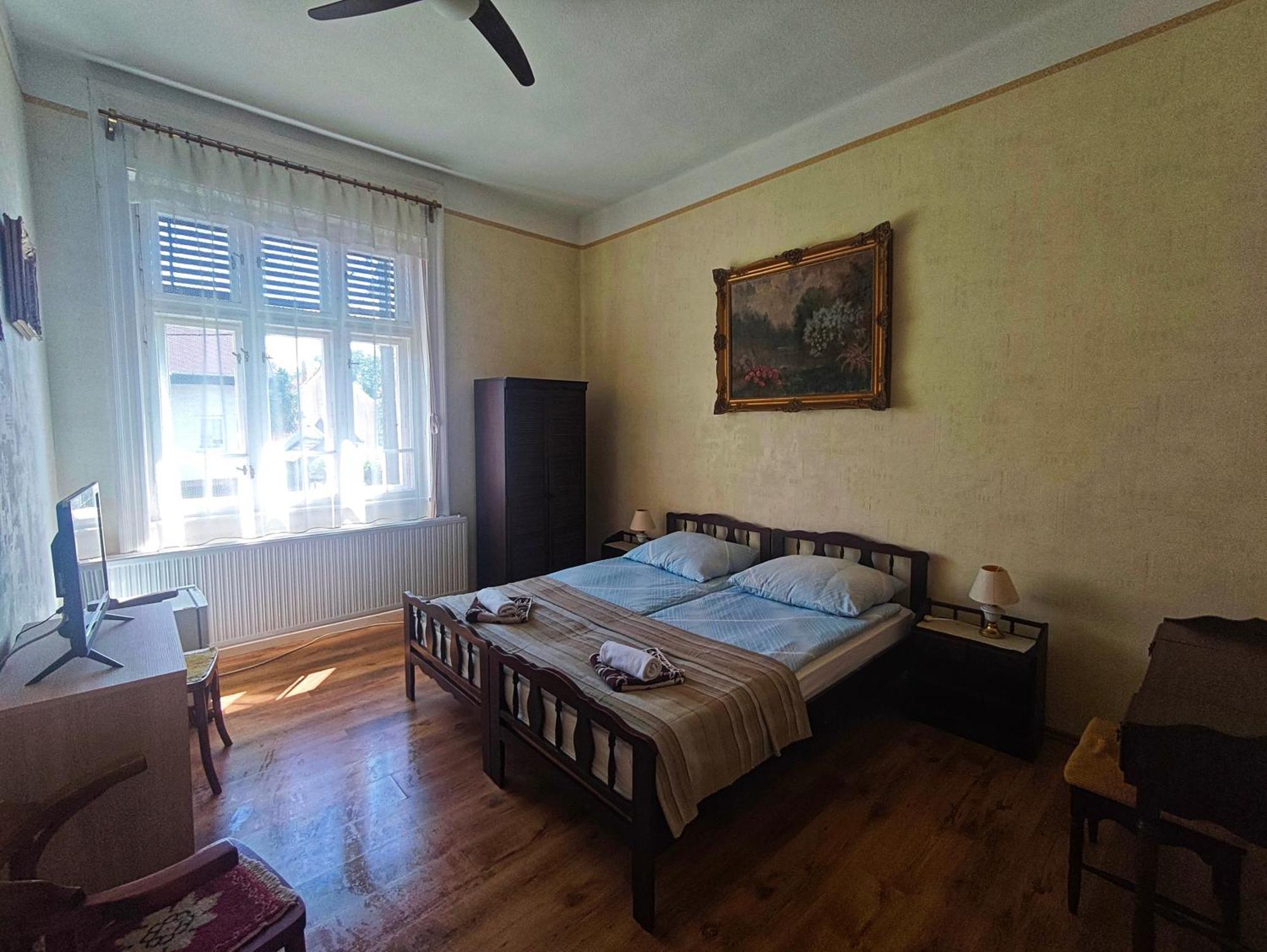 Illes Vendeghaz Hotel Keszthely Eksteriør billede