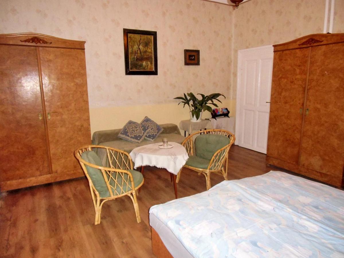 Illes Vendeghaz Hotel Keszthely Eksteriør billede